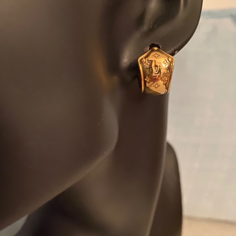 Louis Vuitton Nanogram earrings M68954 gold finish